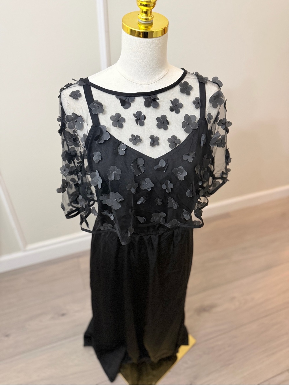 BloomChic Black 3D Floral Mesh Maxi Dress Plus Size 18-20 NWT - Picture 4 of 13